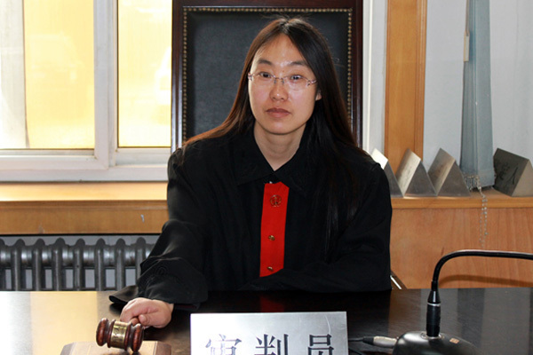 Beijing female judge awarded model title posthumously